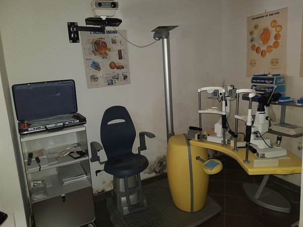 10#5157 Attrezzatura per negozio di ottica in vendita - foto 1