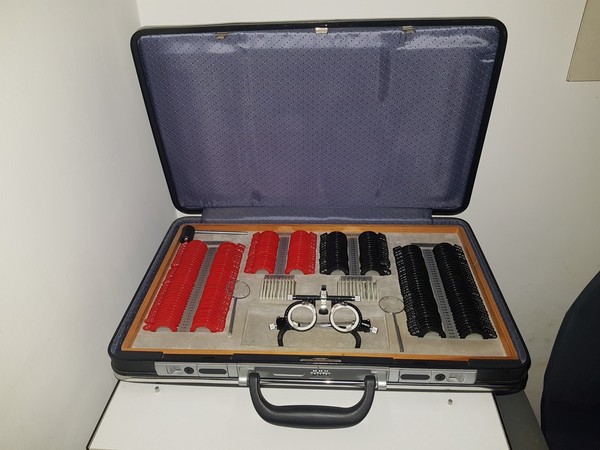 10#5157 Attrezzatura per negozio di ottica in vendita - foto 3