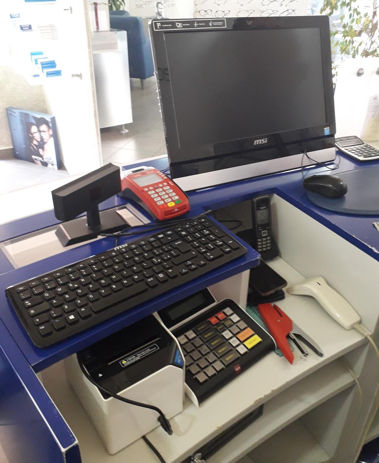 Lot Electronic office equipment