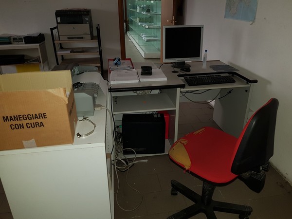 3#5173 Attrezzature e arredi ufficio in vendita - foto 48