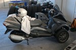 Image 2 - Piaggio MP3 motorcycle - Lot 26 (Auction 5175)