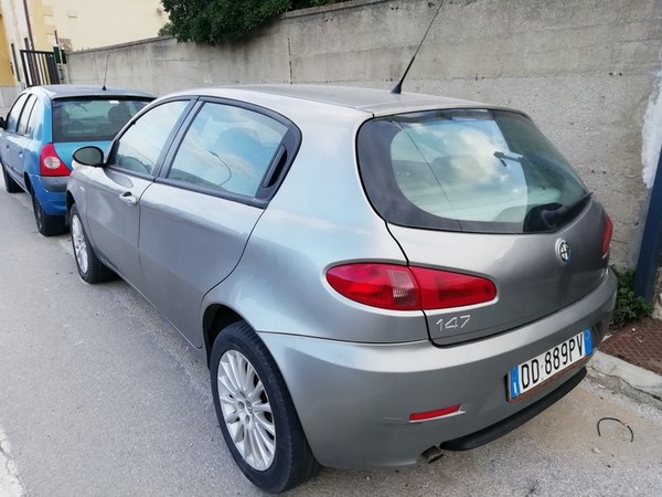 16#5189 Autovettura Alfa Romeo 147 in vendita - foto 2