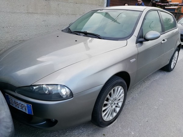 16#5189 Autovettura Alfa Romeo 147 in vendita - foto 3