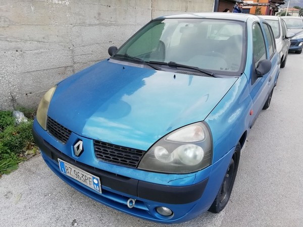 19#5189 Autovettura Renault Clio in vendita - foto 1