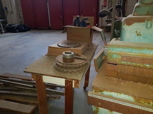23#5191 Macchine per la lavorazione degli infissi in legno da rottamare. in vendita - foto 10