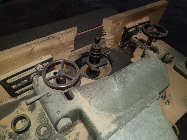 23#5191 Macchine per la lavorazione degli infissi in legno da rottamare. in vendita - foto 14