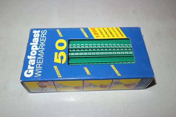 26#5203 Accessori elettrici in vendita - foto 1
