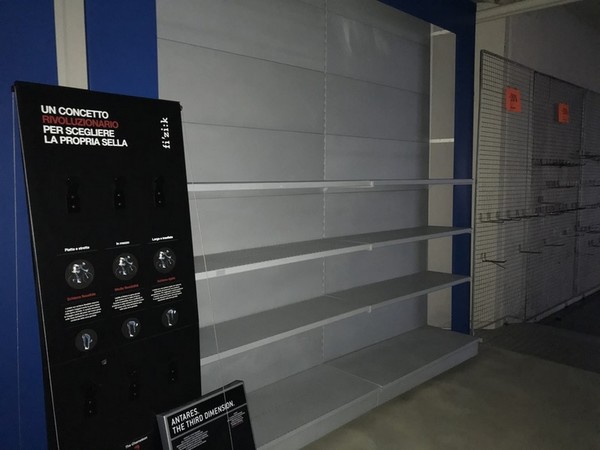 14#5221 Arredi e accessori per negozio sportivo in vendita - foto 34