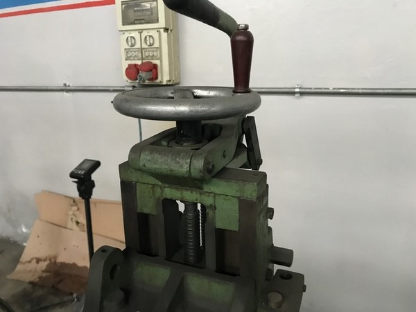 8#5221 Attrezzature officina in vendita - foto 63