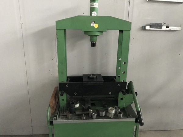 8#5221 Attrezzature officina in vendita - foto 93
