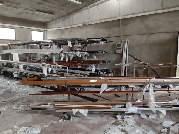 200#5222 Giacenze magazzino per lavorazione infissi in vendita - foto 2