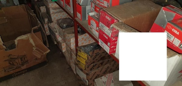 200#5222 Giacenze magazzino per lavorazione infissi in vendita - foto 24
