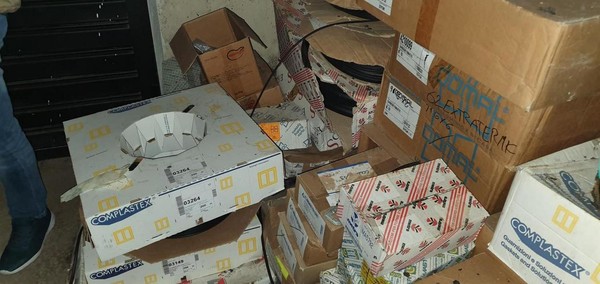200#5222 Giacenze magazzino per lavorazione infissi in vendita - foto 32