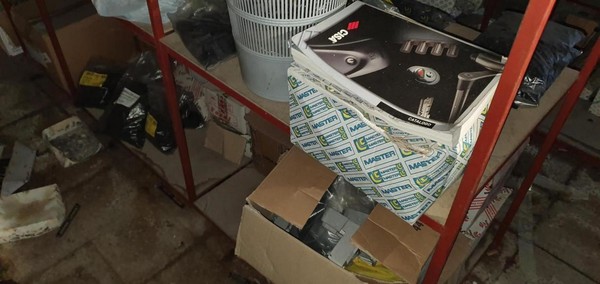 200#5222 Giacenze magazzino per lavorazione infissi in vendita - foto 33