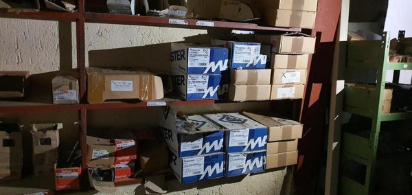 200#5222 Giacenze magazzino per lavorazione infissi in vendita - foto 46