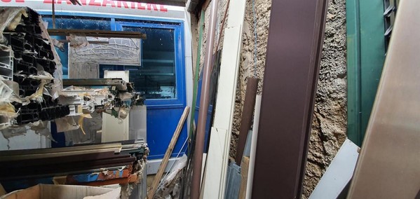 200#5222 Giacenze magazzino per lavorazione infissi in vendita - foto 72