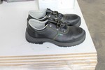 Image 10 - Siili Safety safety shoes - Lot 8 (Auction 5237)
