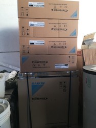 Daikin indoor and outdoor units - Lote 23 (Subasta 5250)
