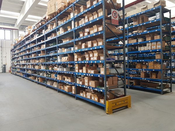 20#5251 Scaffalature e soppalchi in vendita - foto 10