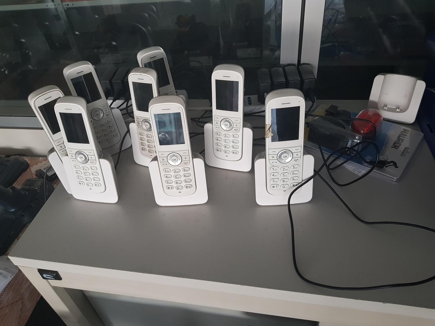 Lot Furniture and electronic equipment