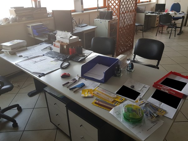 21#52510 Arredi ed attrezzature elettroniche in vendita - foto 33