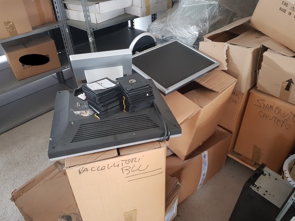 21#52510 Arredi ed attrezzature elettroniche in vendita - foto 157