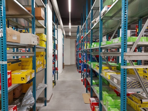 1#5256 Cessione di azienda dedita al commercio di ricambi per automobili e motocicli in vendita - foto 147