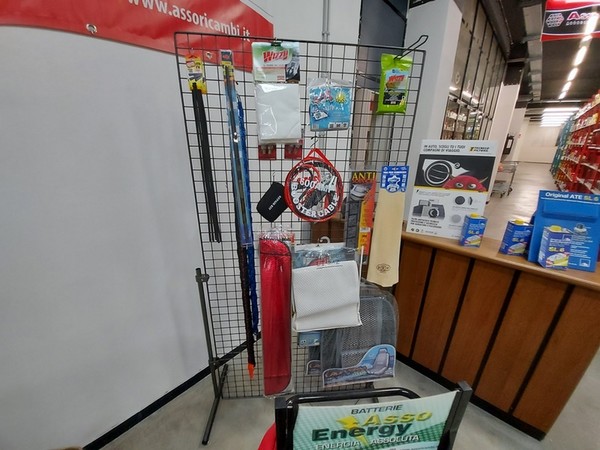1#5256 Cessione di azienda dedita al commercio di ricambi per automobili e motocicli in vendita - foto 259