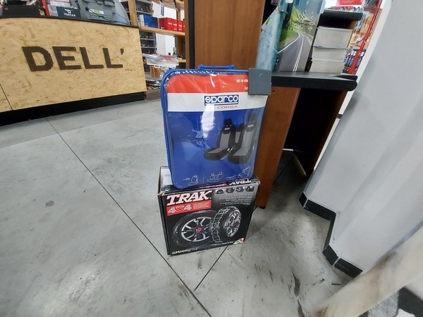 1#5256 Cessione di azienda dedita al commercio di ricambi per automobili e motocicli in vendita - foto 262