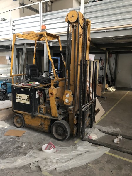 Carrelli elevatori in vendita