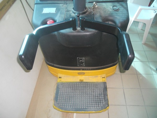 11#5259 Carrello elevatore elettrico FiatOM in vendita - foto 2