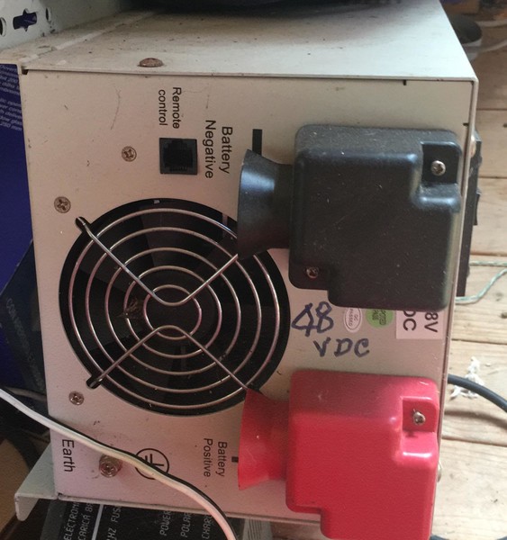 9#5263 Inverter con carica batteria in vendita - foto 2
