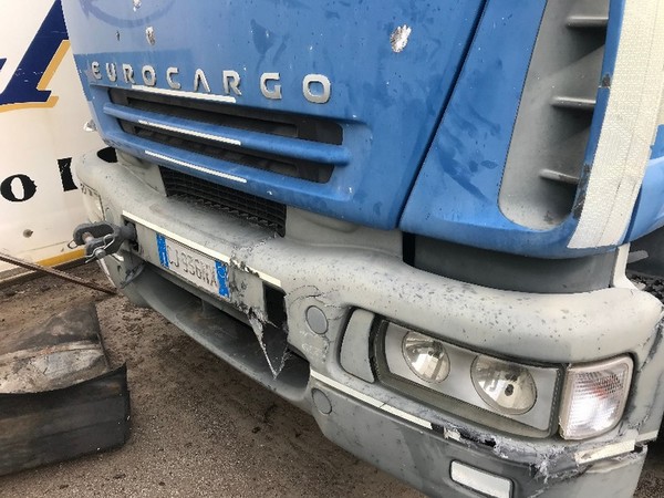 3#5270 Autocarri Iveco e Volvo in vendita - foto 17