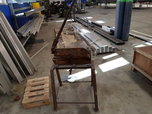 29#5273 Attrezzature per lavorazione metalli e prodotti finiti in vendita - foto 4