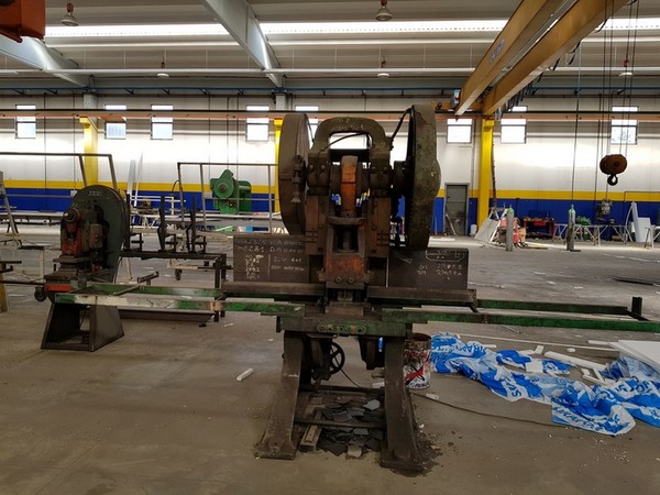 29#5273 Attrezzature per lavorazione metalli e prodotti finiti in vendita - foto 45