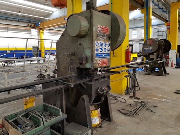 29#5273 Attrezzature per lavorazione metalli e prodotti finiti in vendita - foto 51