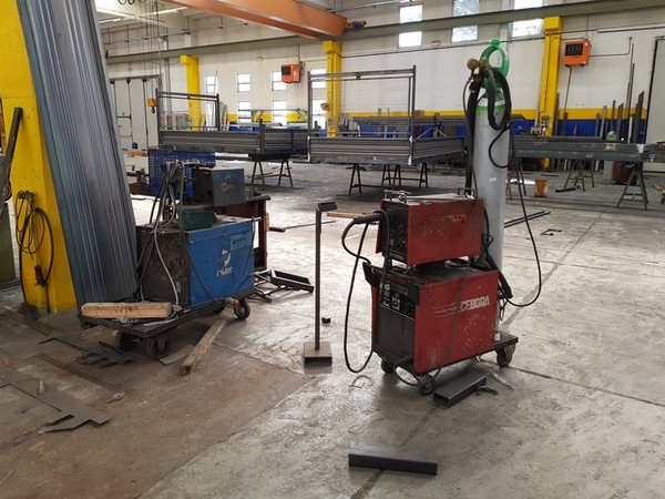 29#5273 Attrezzature per lavorazione metalli e prodotti finiti in vendita - foto 66