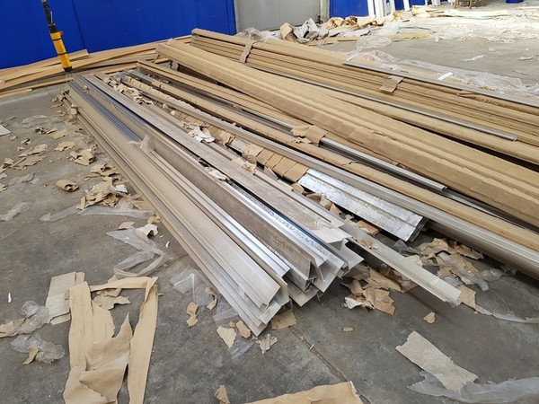 29#5273 Attrezzature per lavorazione metalli e prodotti finiti in vendita - foto 70