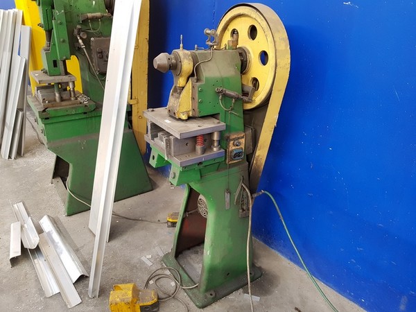 29#5273 Attrezzature per lavorazione metalli e prodotti finiti in vendita - foto 76