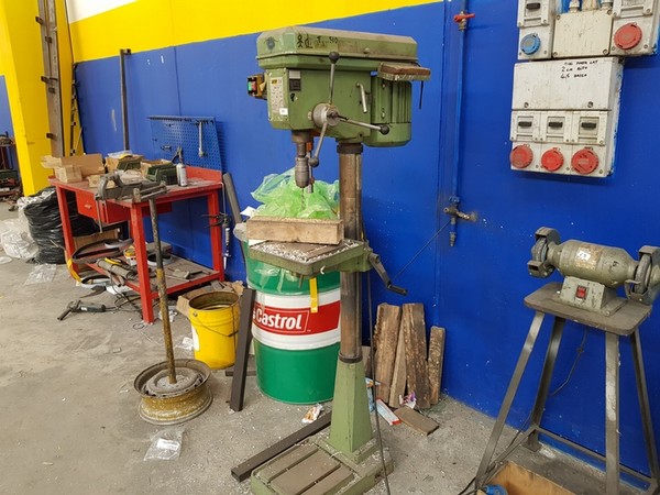 29#5273 Attrezzature per lavorazione metalli e prodotti finiti in vendita - foto 92