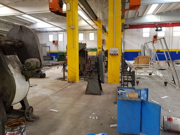 29#5273 Attrezzature per lavorazione metalli e prodotti finiti in vendita - foto 126