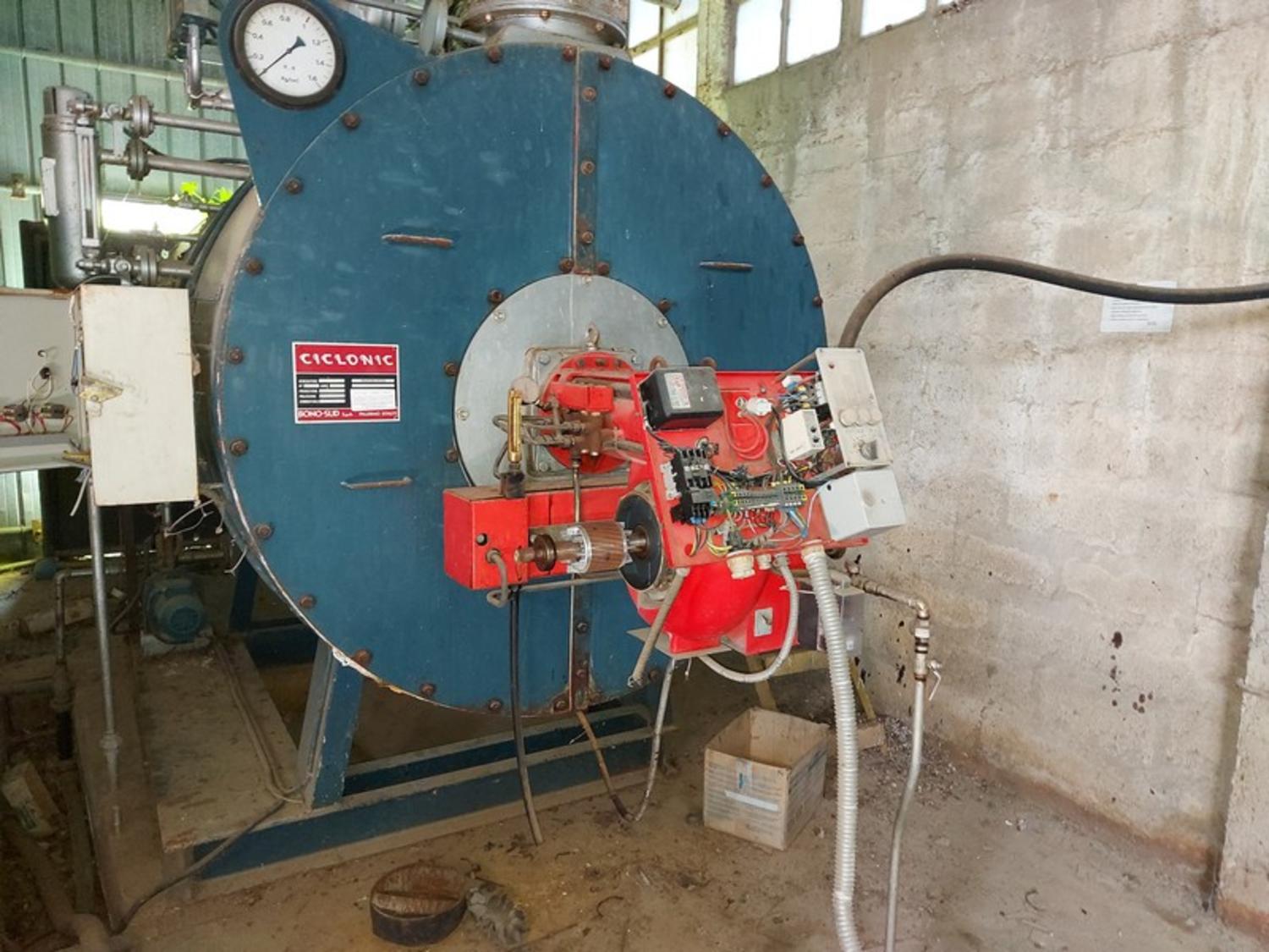 Lot Industrial boilers for the production of steam