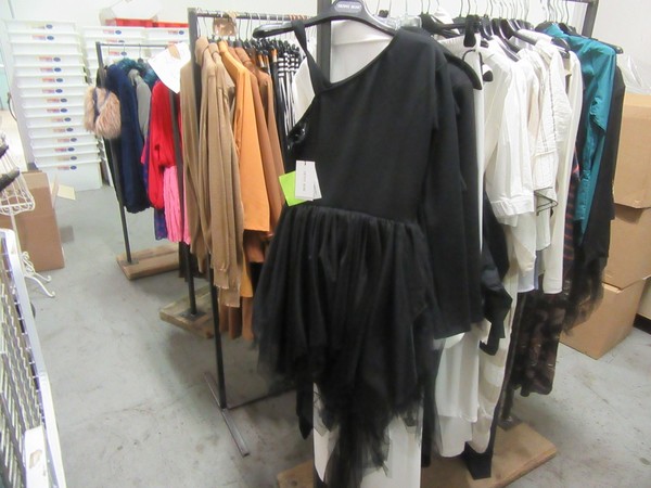 10#5286 Capi di abbigliamento in vendita - foto 4
