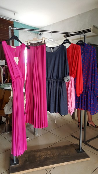 11#5286 Capi di abbigliamento in vendita - foto 3