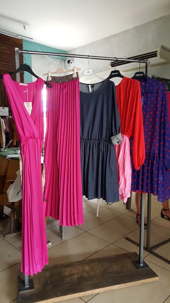 11#5286 Capi di abbigliamento in vendita - foto 4