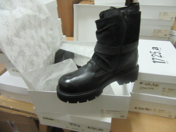12#5286 Stivali con tacco e scarpe in vendita - foto 14