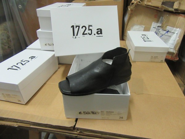 12#5286 Stivali con tacco e scarpe in vendita - foto 26