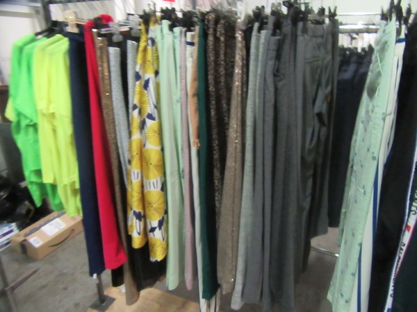 17#5286 Magliette pantaloni e jeans in vendita - foto 1