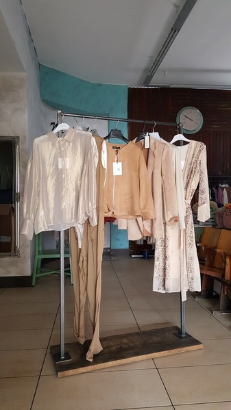 2#5286 Capi di abbigliamento in vendita - foto 4