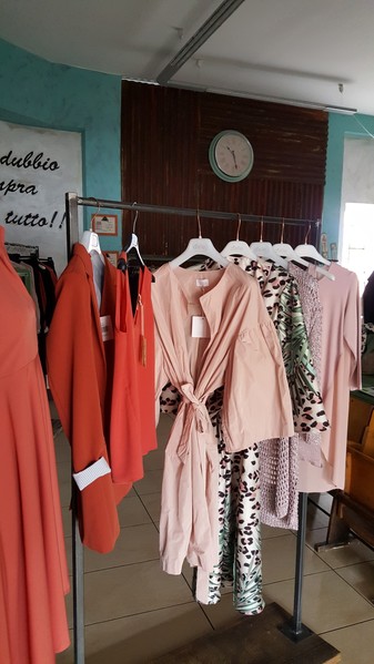 3#5286 Capi di abbigliamento in vendita - foto 7